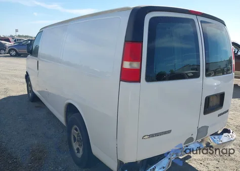 2005 Chevrolet Express z USA, uszkodzony, nr VIN 1GCFG15X951192053